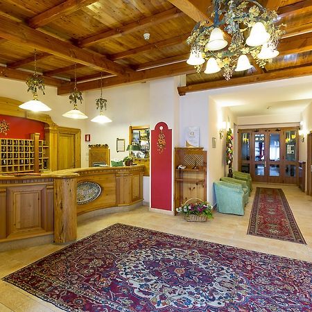 Hotel Trieste ロッカラーゾ エクステリア 写真