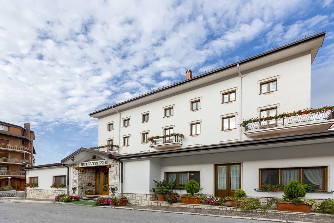 Hotel Trieste ロッカラーゾ エクステリア 写真