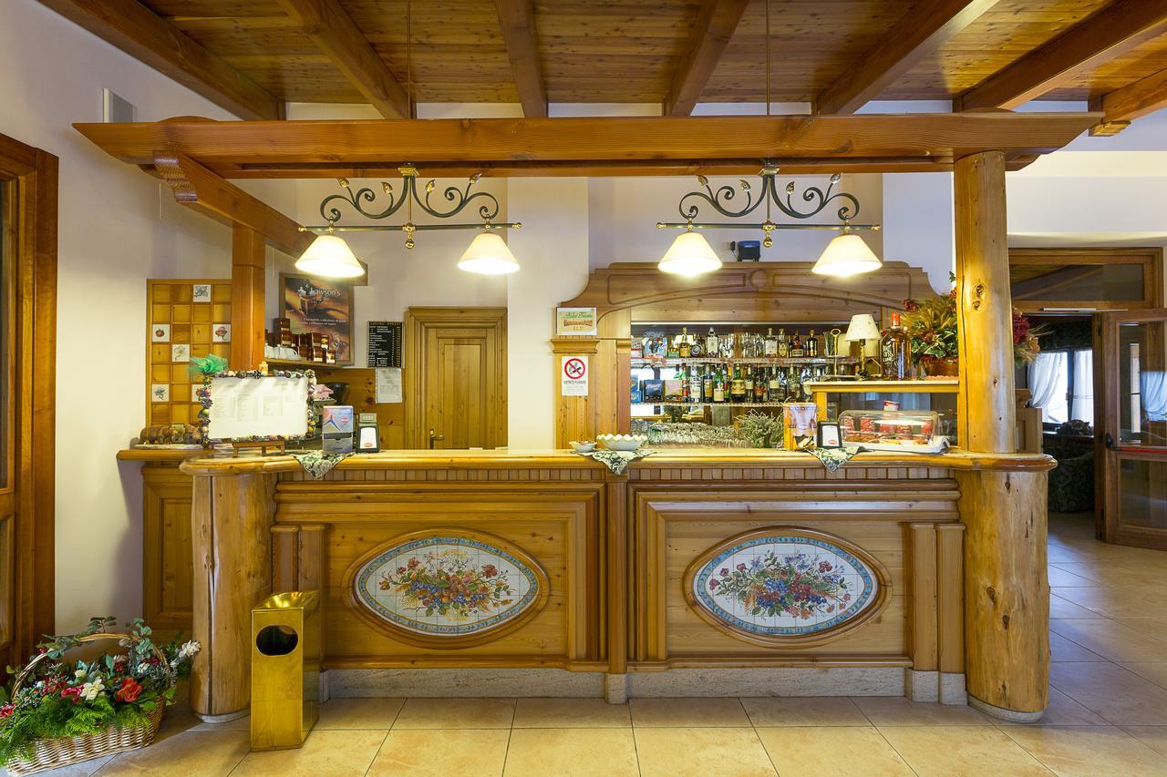 Hotel Trieste ロッカラーゾ エクステリア 写真
