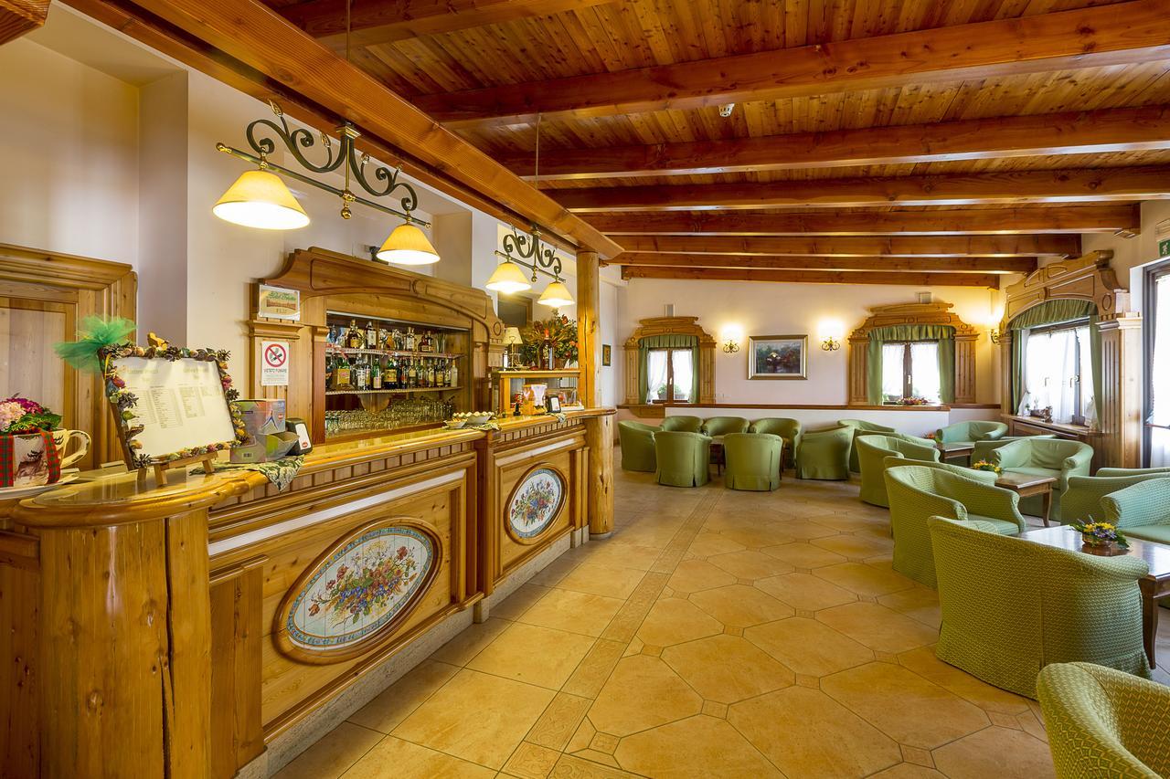 Hotel Trieste ロッカラーゾ エクステリア 写真