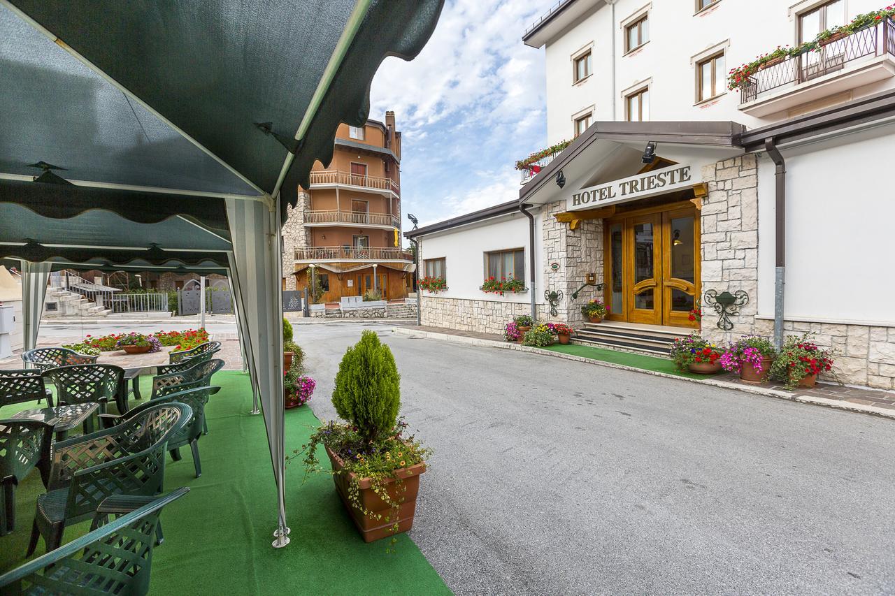 Hotel Trieste ロッカラーゾ エクステリア 写真