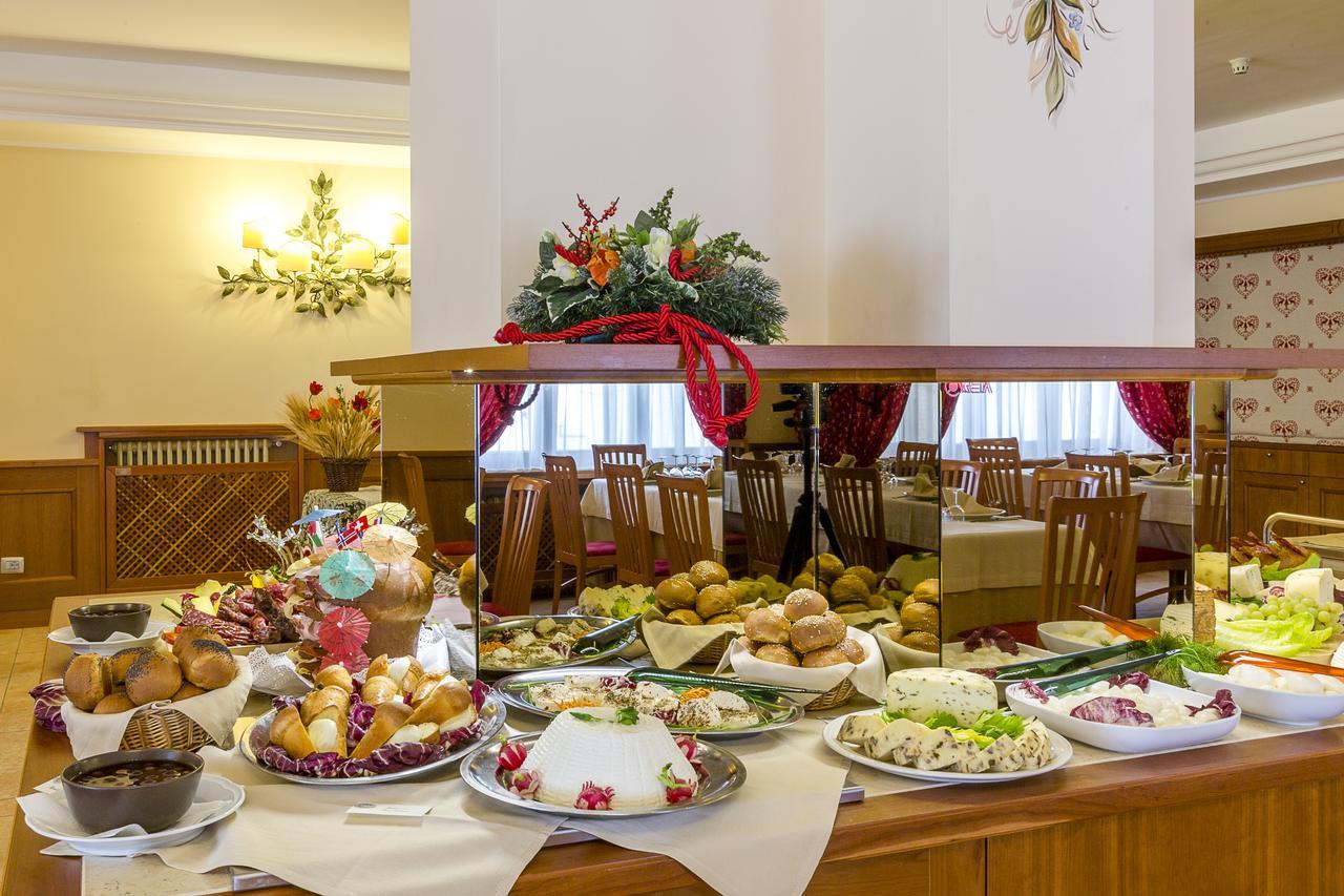 Hotel Trieste ロッカラーゾ エクステリア 写真