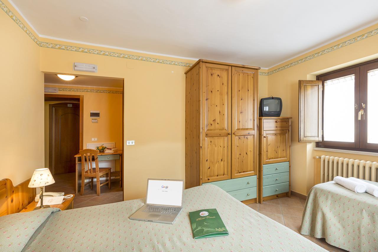 Hotel Trieste ロッカラーゾ エクステリア 写真